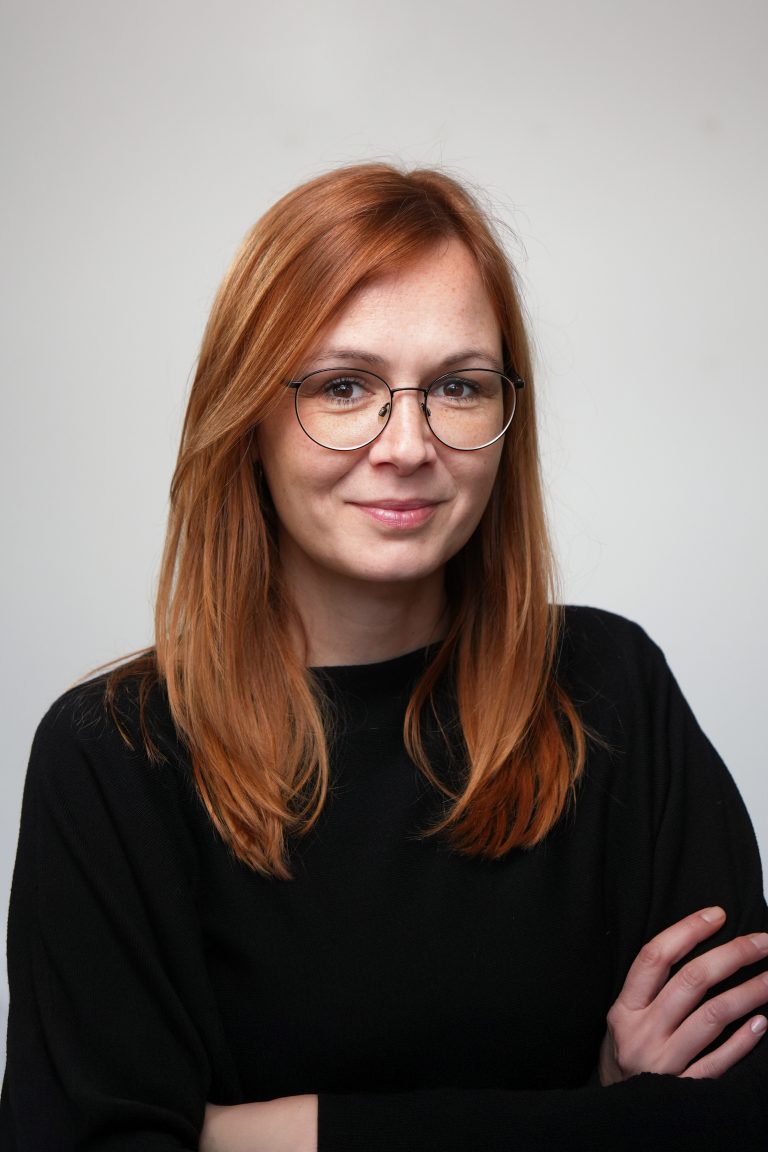 Optimale Gestaltung erhöhter Ebenen im Broilerstall – Interview mit Dr. Julia Malchow