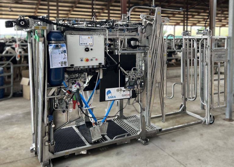 EuroTier 2026 Silbermedaille: Silver Bullet – Automatisches Klauentreibegatter